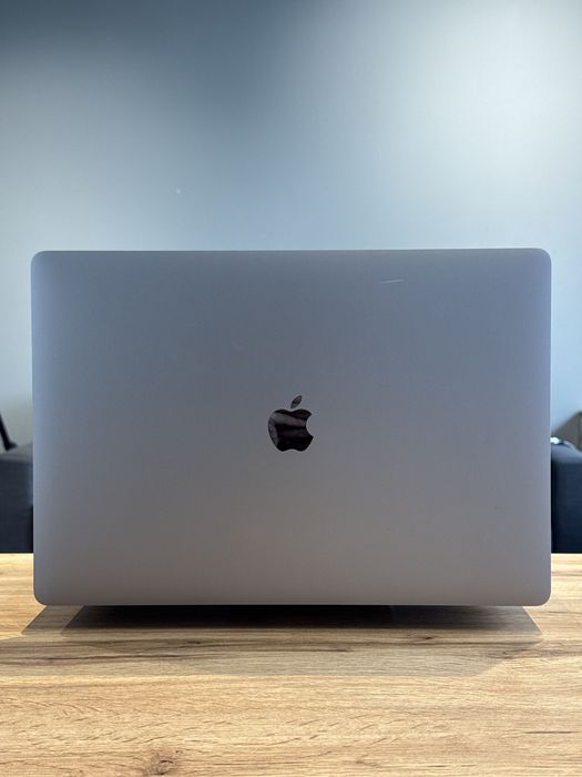 MacBook Pro 16 2019 i9 2.4ghz 32/512gb AMD 5300m 4gb !! Гарантія !!