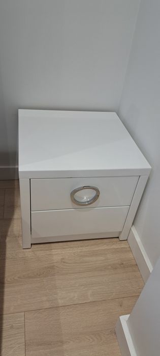 Szafki nocne i komoda komplet