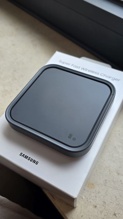 Samsung Super Fast Wireless Charger - Como Novo