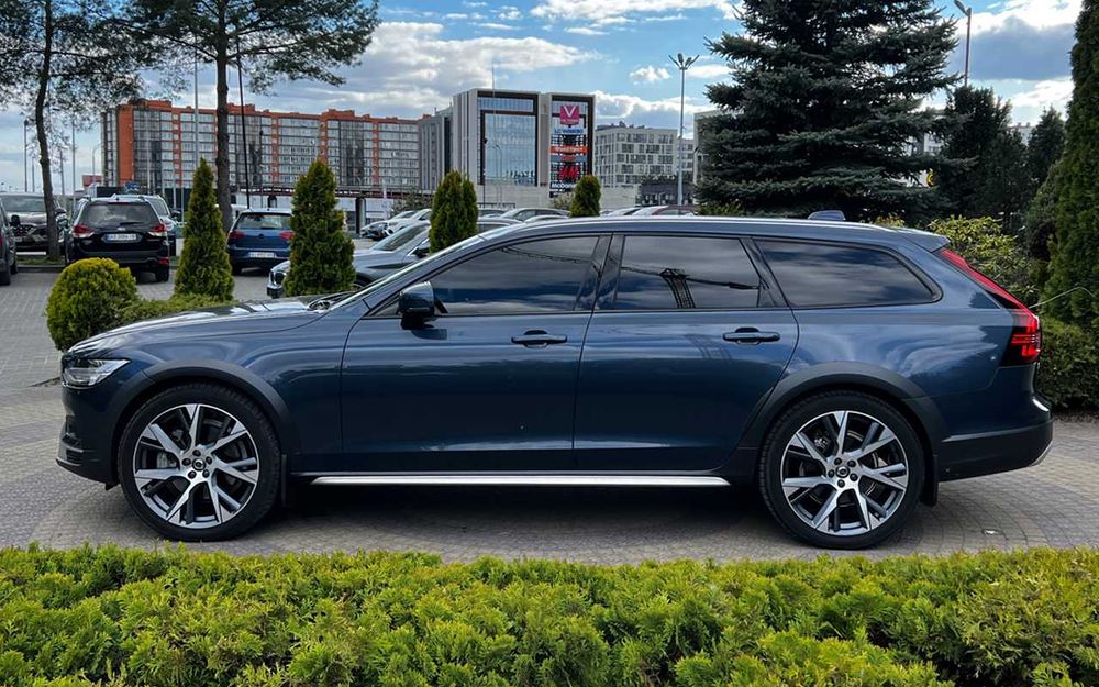 Volvo V90 Cross Country 2022