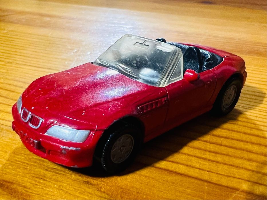 BMW Z3 1.9 0846 SIKU Cabrio Model czerwony cabriolet auto resorak
