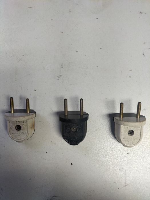 Stare wtyczki elektryczne