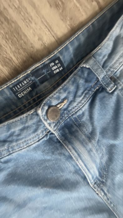 Spodenki męskie L z rozdarciami pas 86 cm