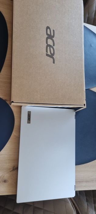 Laptop Accer Travel Mate IP