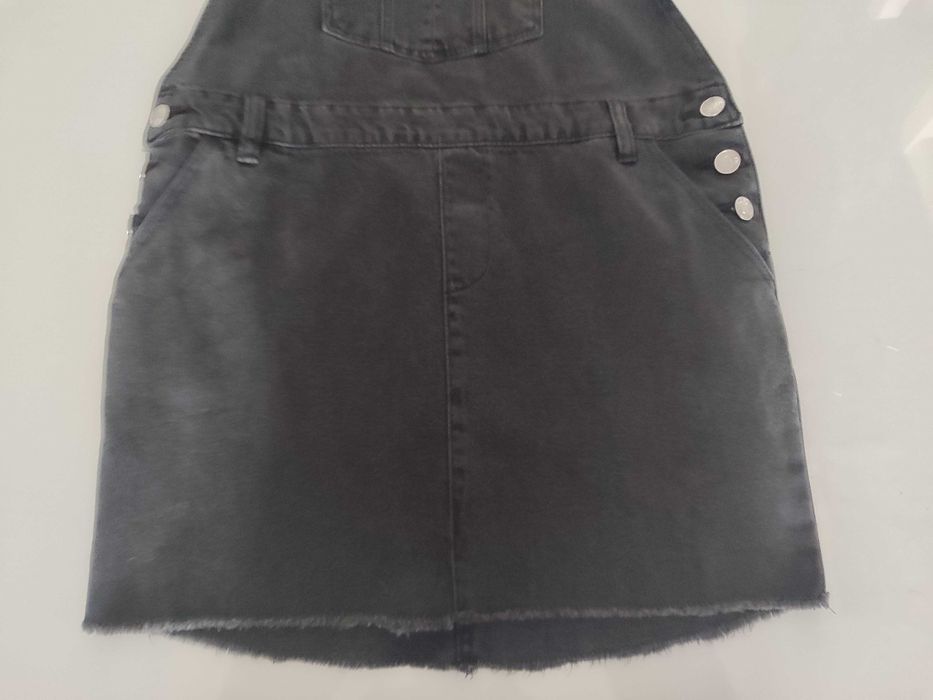 Vestido tipo jardineira