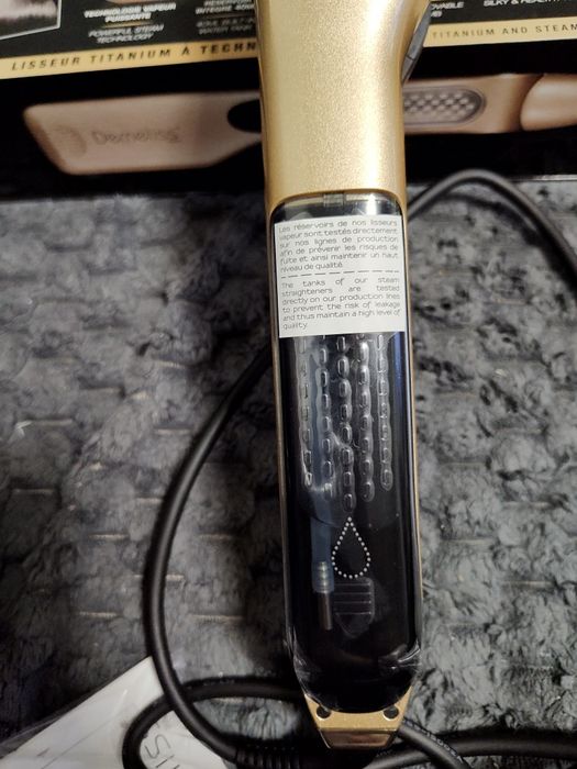 Demeliss TITANIUM Prostownica parowa