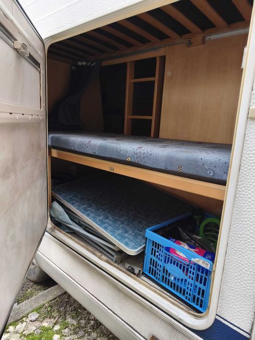Autocaravana Familiar Chausson Fiat Ducato 2.8 JTD — 6 Lugares, Solar, WC, Duche e Toldo