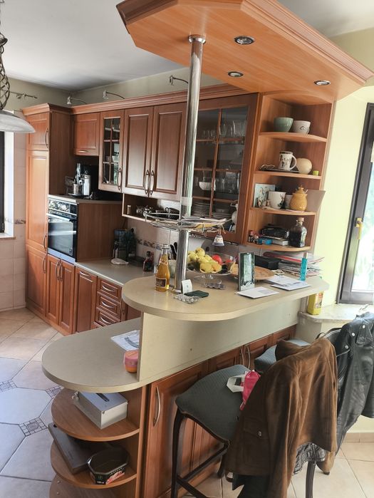 Sprzedam kuchnię, kuchna będzie do sprzedania w niedługim czasie  tylko bez piekarnika z wyposażeniem jesteśmy w trakcie remontu Inffo tylko 602344170