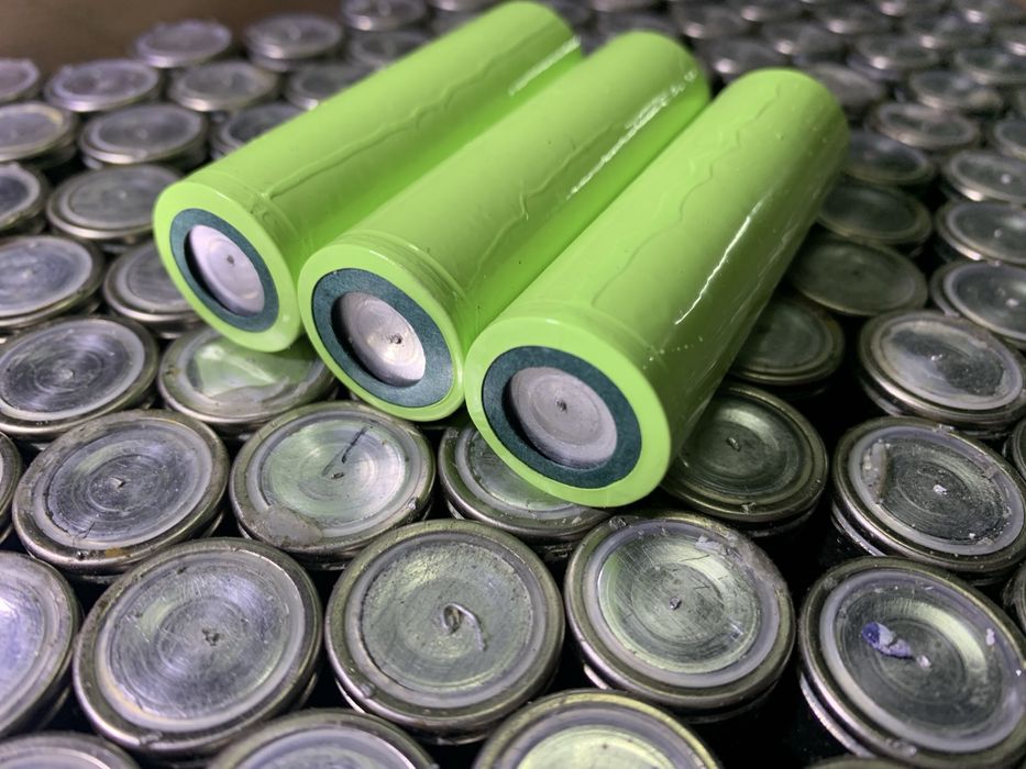 Акумулятори 21700 до павербанків tesla