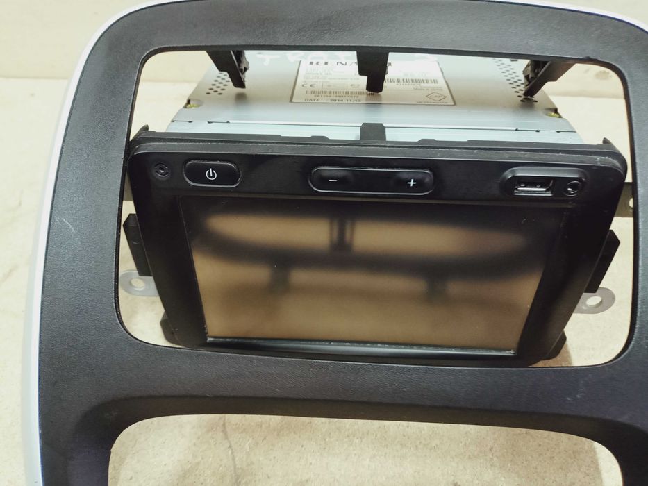 Renault Trafic 3 radio nawigacja wyświetlacz oryginał komplet Vivaro B