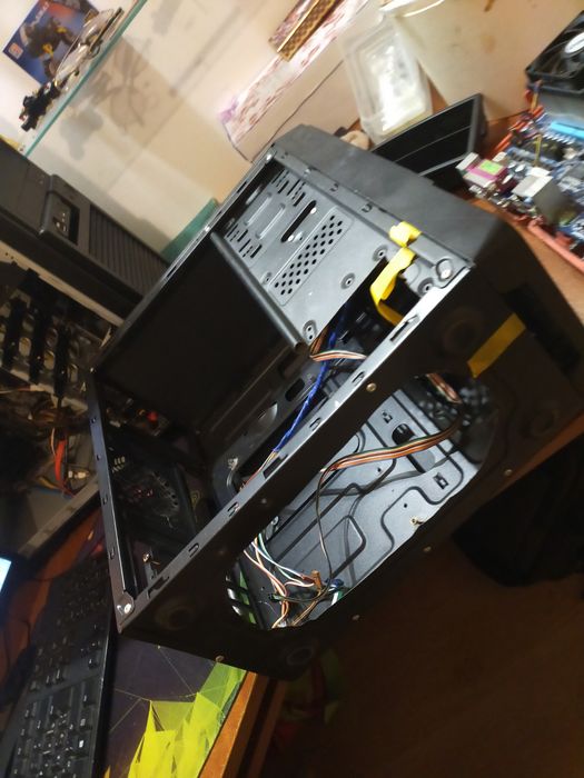 Два корпуса  для пк