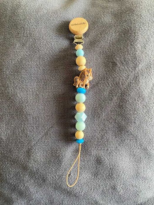 Porta chupeta personalizado para Sebastião