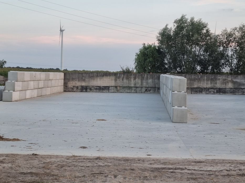 Bloki betonowe z transportem silos zasieki lego