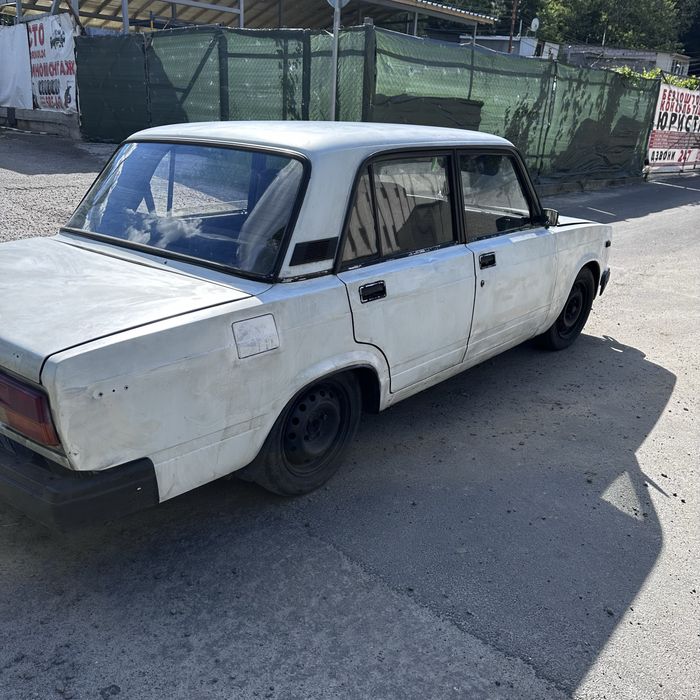 ВАЗ 2107 2002 год 1.5 5 ступка