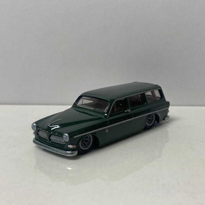 1/64 volvo p220 amazon estate (hot wheels premium) raro