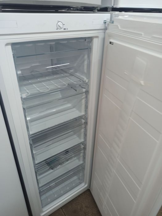 OUTLET Wspólna 6 Janki Zamrażarka szufladowa 144cm