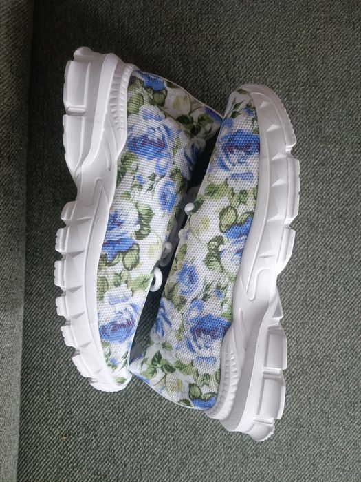 Nowe trampki tenisówki w kwiaty 38 leciutkie
