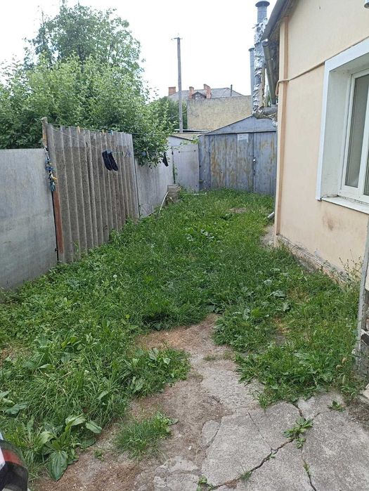 Продаж частини будинку в центрі, біля обл. лікарні