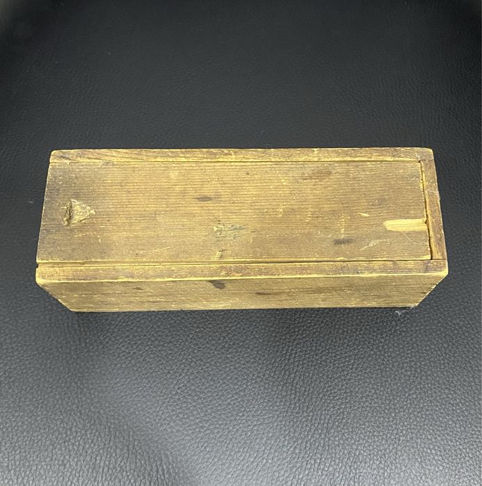 Dominó com cerca de 60 anos