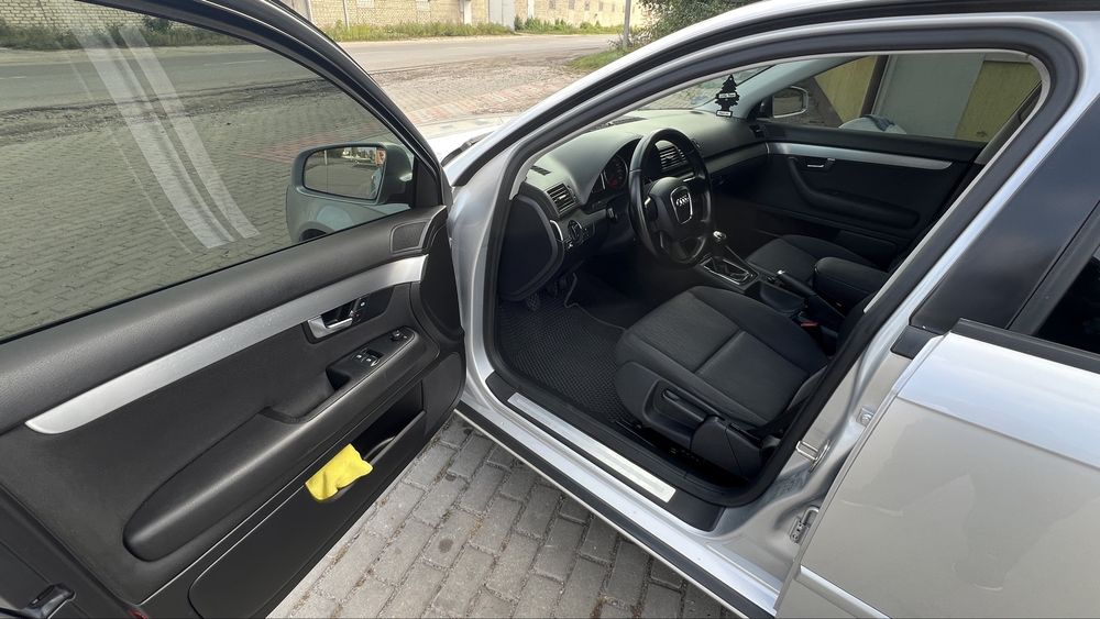 Продам AUDI  A4 B7