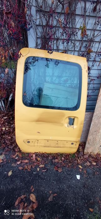 Капот и боковая дверь Рено кенго.