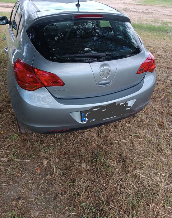 Opel astra j.     .