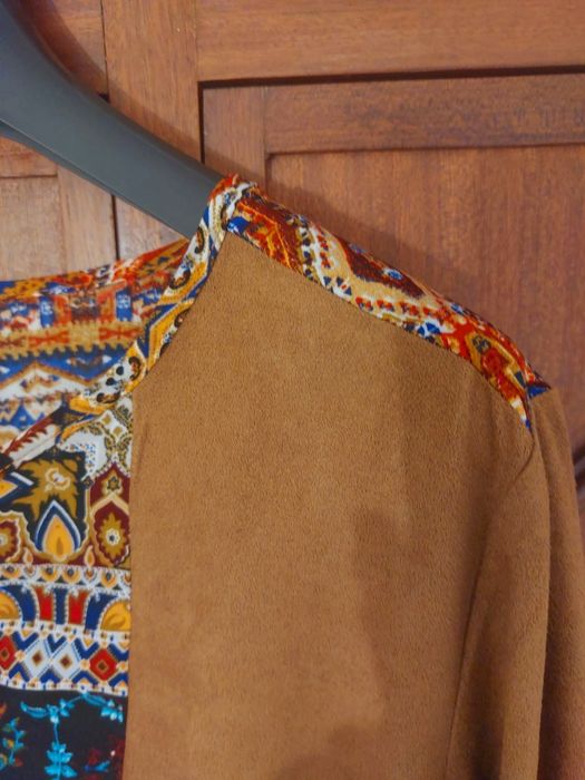 Blusa de manga comprida tipo camurça