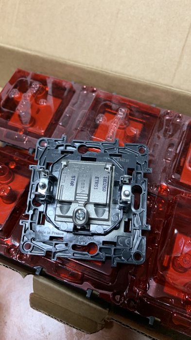 TV-R-SAT Star Connection Outlets64729513654531120