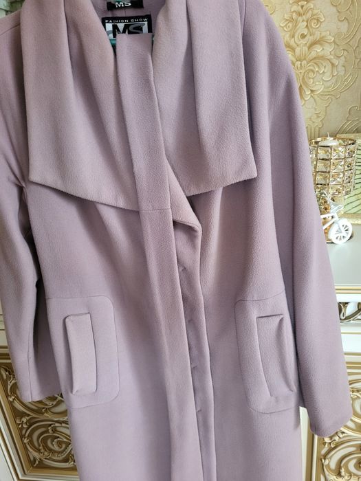 Жіноче пальто осінь.