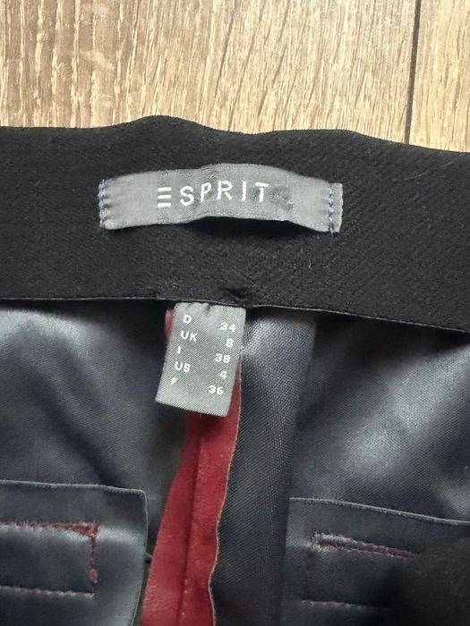 Unikatowe spodnie Esprit – ekoskóra, bordowe, rozmiar S bikery