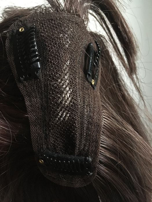 Парик.  Накладные волосы.