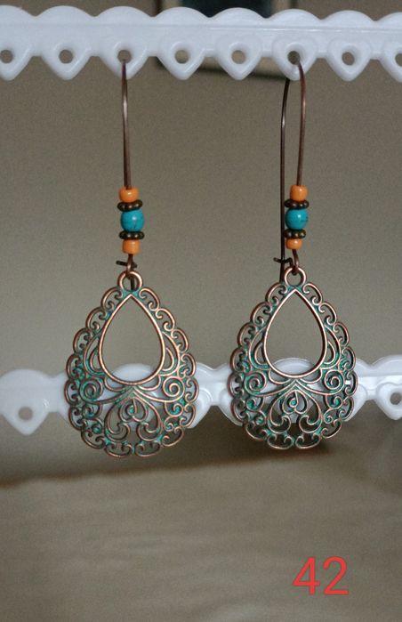 Brincos novos diversos