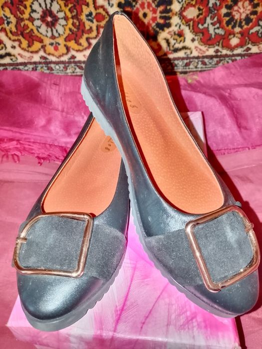 Балетки продам чорні.