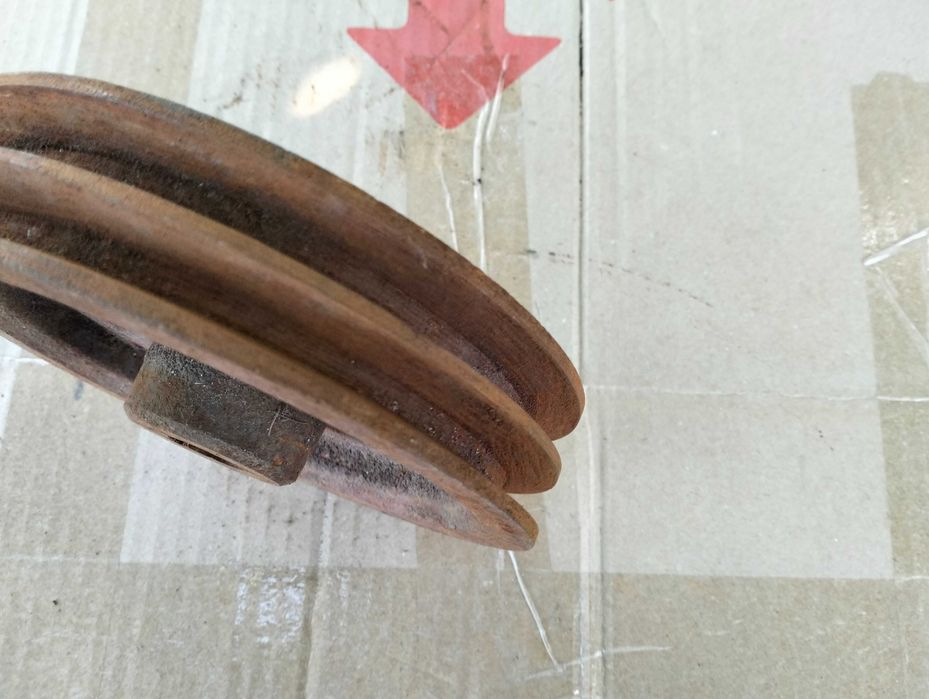 Шкив компрессора холодильника 2 ручья профиль А 16,5 см Хорошее сост