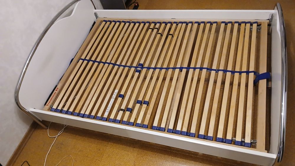 Łóżko sypialniane