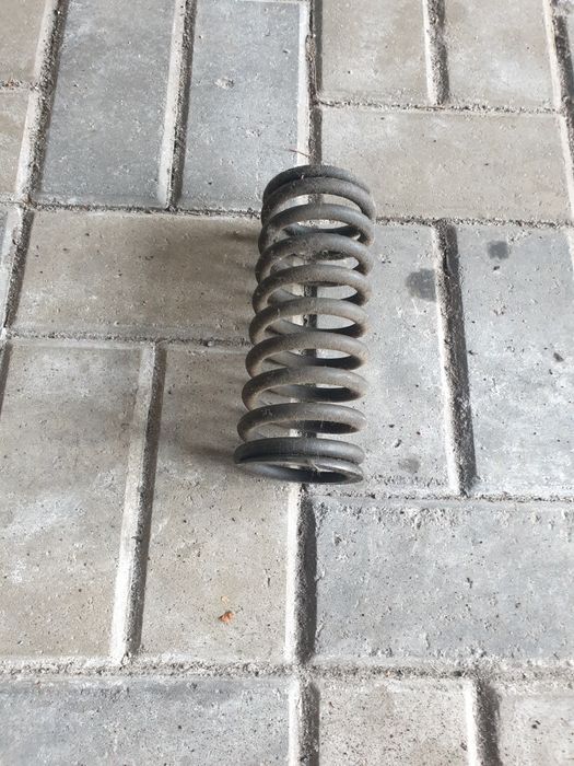 Продам пружины новые