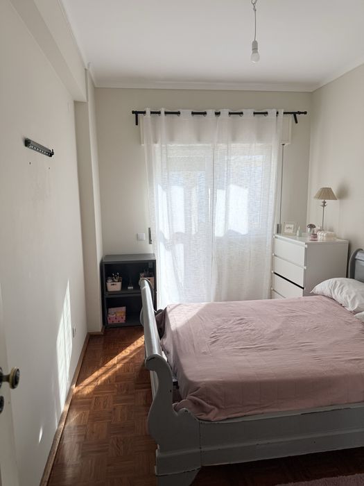 Alugo quarto em Benfica