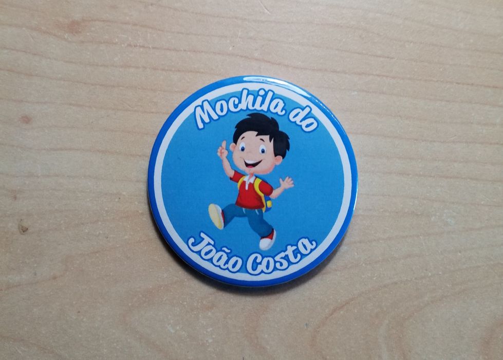 Crachás personalizáveis com 45 mm ou 58 mm de diâmetro