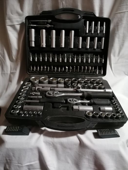 Conjunto de chaves universal HR High Resistance com mala de transporte