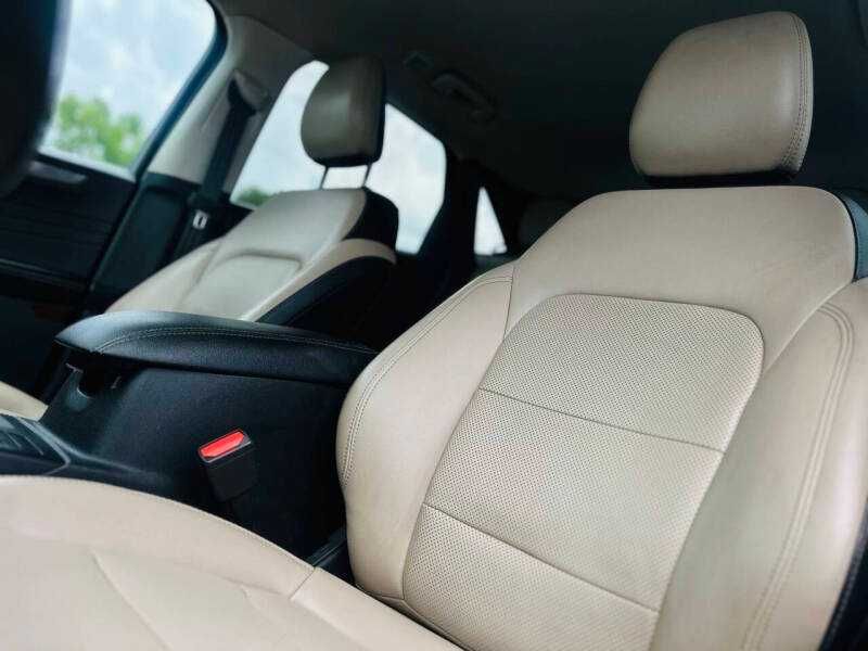 2021 Ford Escape Hybrid Titanium