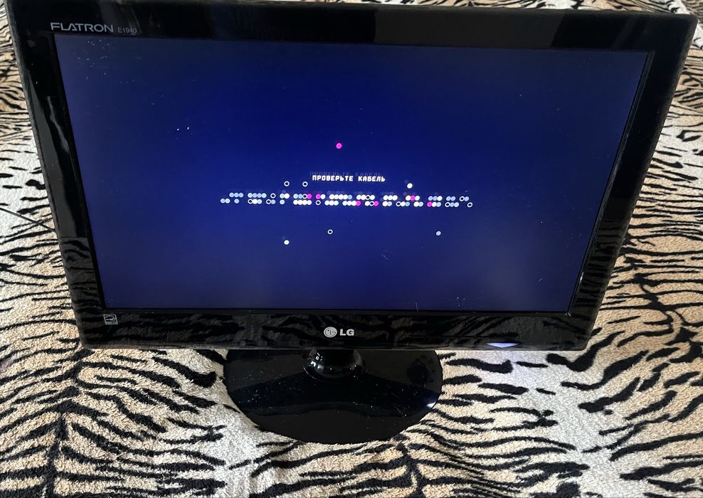 Б/У LED монитор LG flatron E1940 в рабочем состоянии