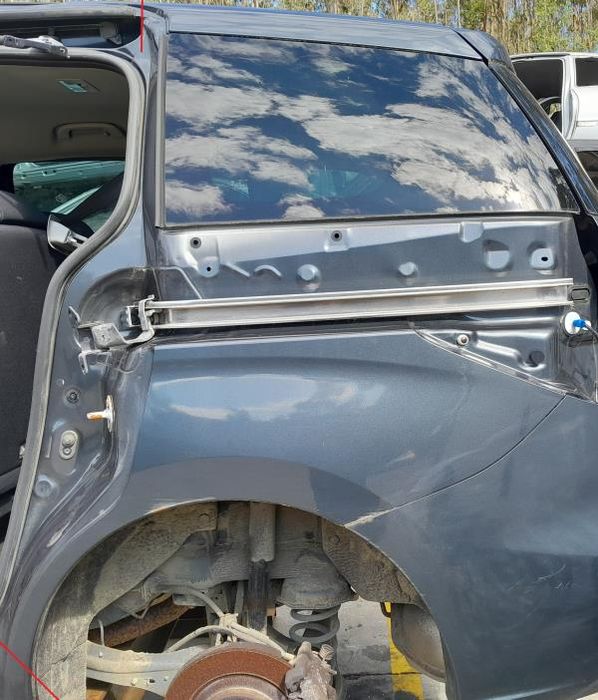 Painel trás direito MAZDA 5 (CW)