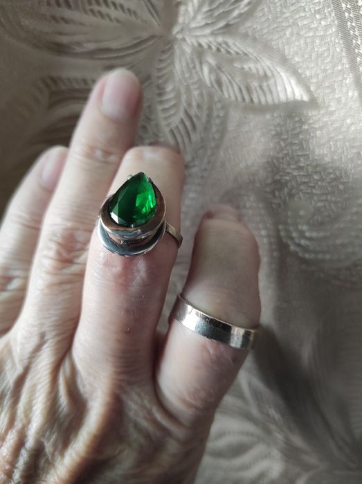 Продам колечки серебро с пластинами золота.