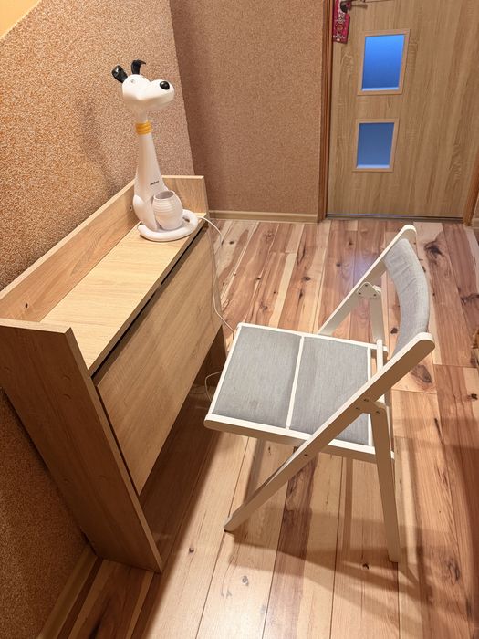 Zestaw biurkowy składane krzesło lampka