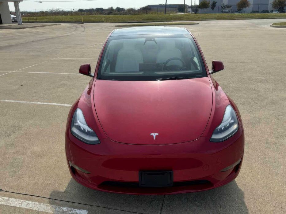 Tesla Model Y      2021