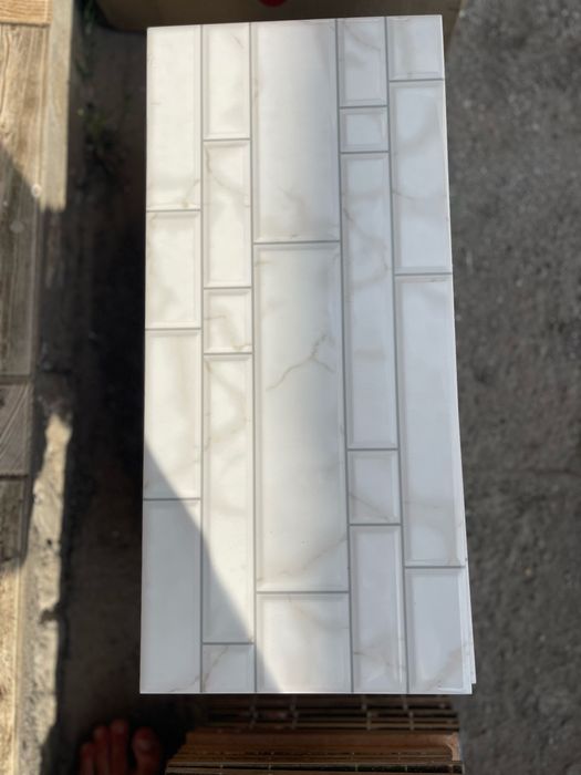 Продам плитку  200 грн квадрат