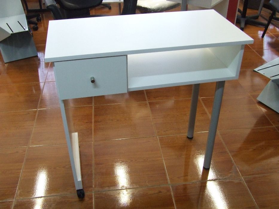 Mesa de manicura / Estetica / Cabeleireiro / Unhas de gel / Manicure