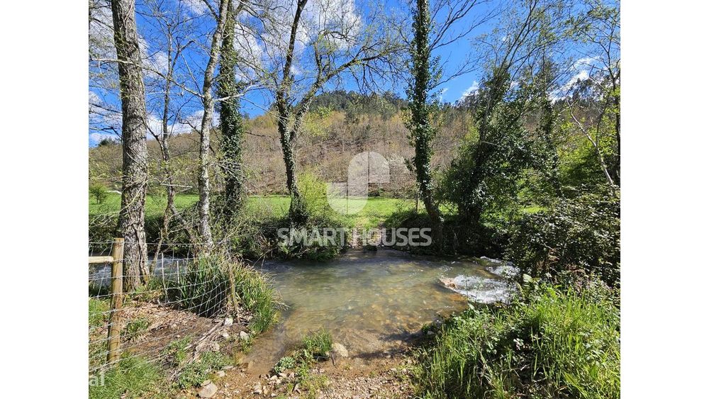 Ruína p/ reconstruir Arganil junto rio — Arganil, Coimbra