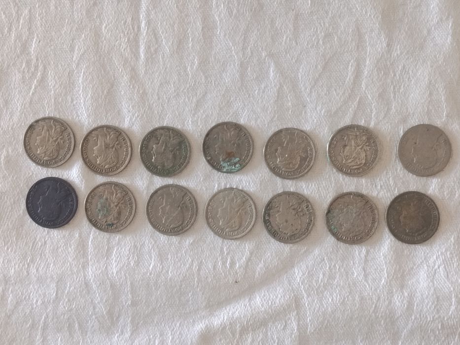 30 Moedas monarquia e república