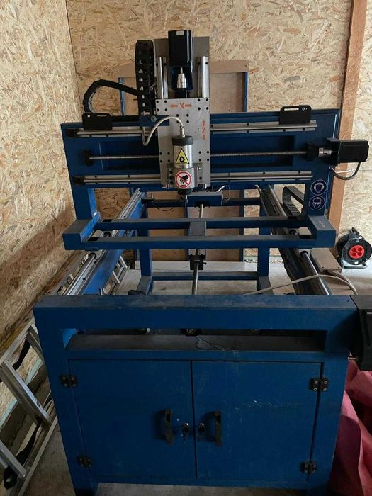 Фрезерний станок ЧПУ